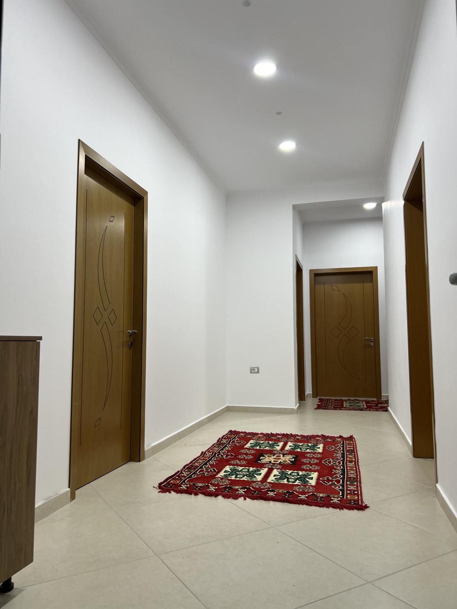 Guesthouse Osumi Berat Extérieur photo